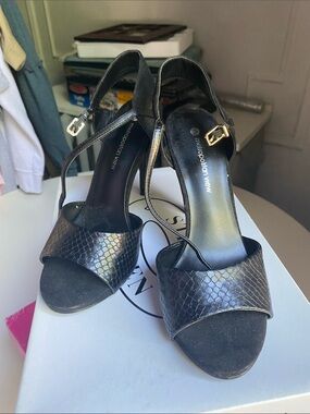 Metropolitan View Black Snake-Texture Slingback Heels